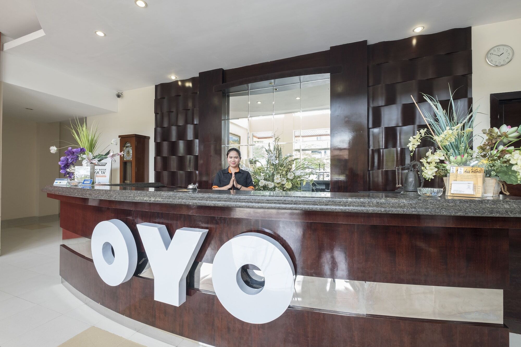 Oyo 424 Asia Hotel Макасар Екстер'єр фото
